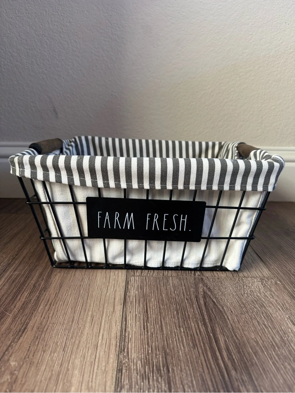 NWOT Rae Dunn Farm Fresh Striped Fabric Lined Wire Metal Basket, Wooden Handles